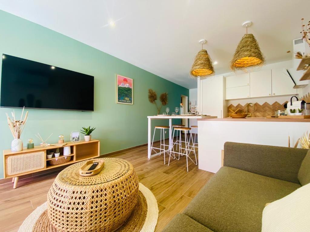 Le Bali, Exceptionnel P3 Avec Piscine A 2 Min Des Plages , Parking, Wifi Et Climatisation Apartment